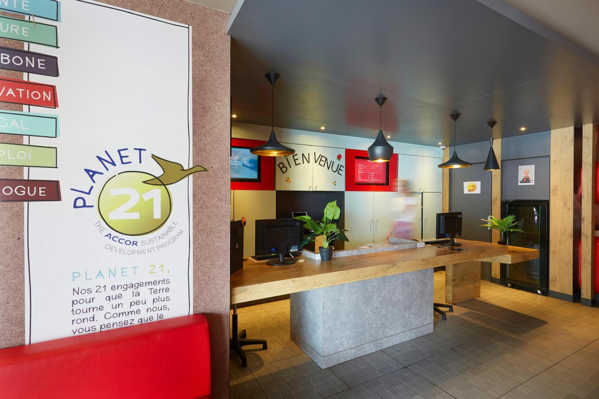 Hotel Ibis Lorient Centre Gare Exterior foto