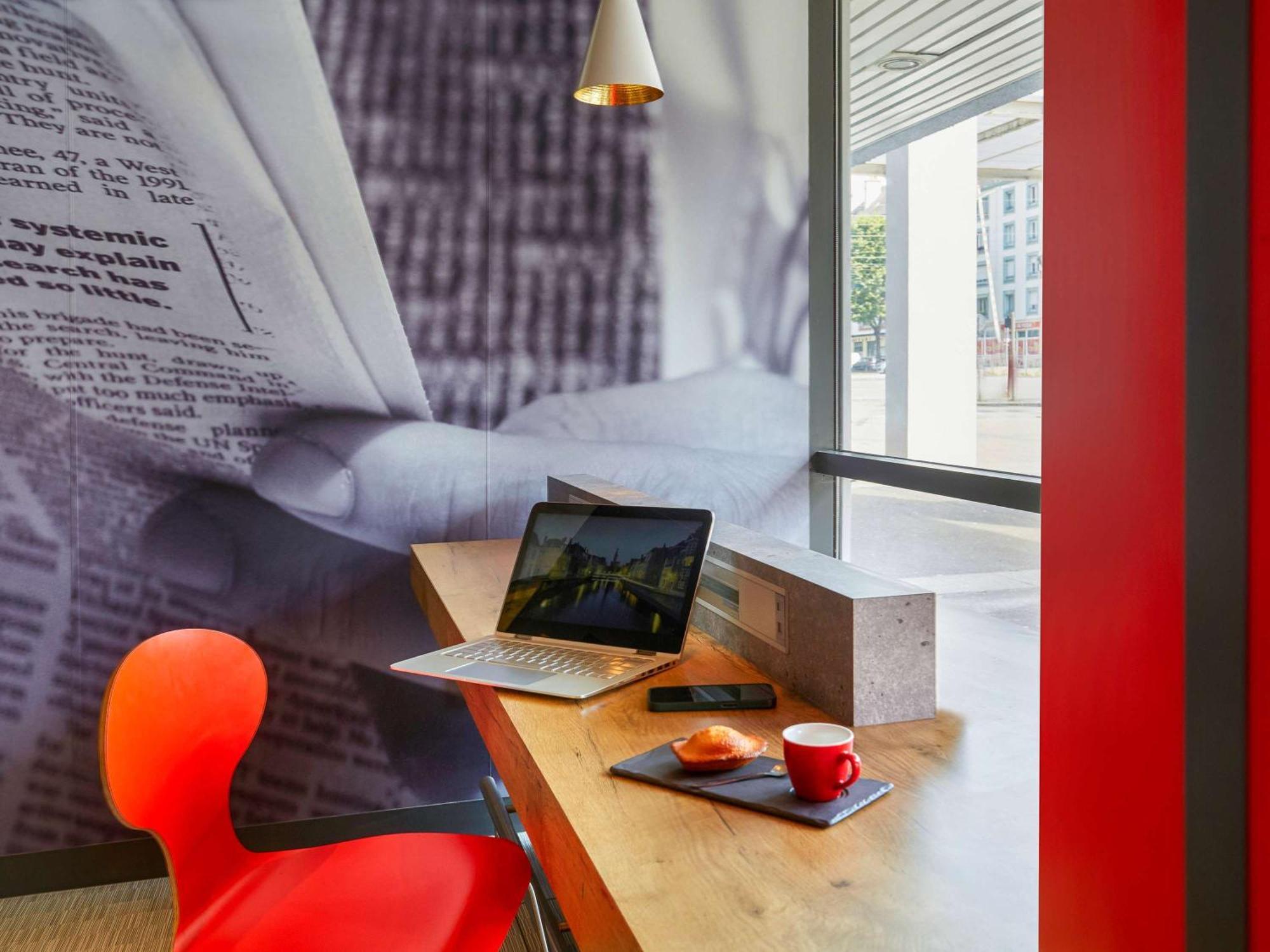 Hotel Ibis Lorient Centre Gare Exterior foto